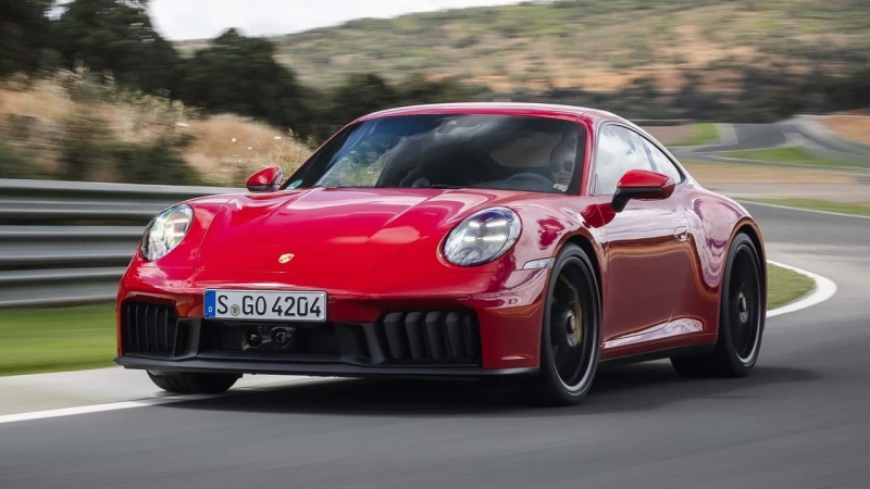 2025 Porsche 911 Review: A Hybrid Without Compromise